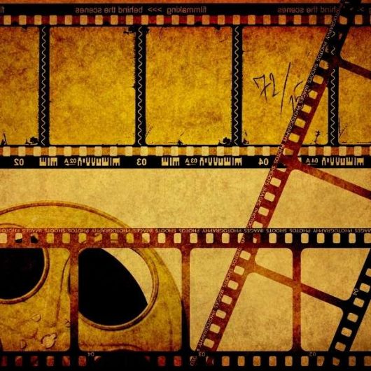 tenet-w-kinach-tenet-w-sadzie-600